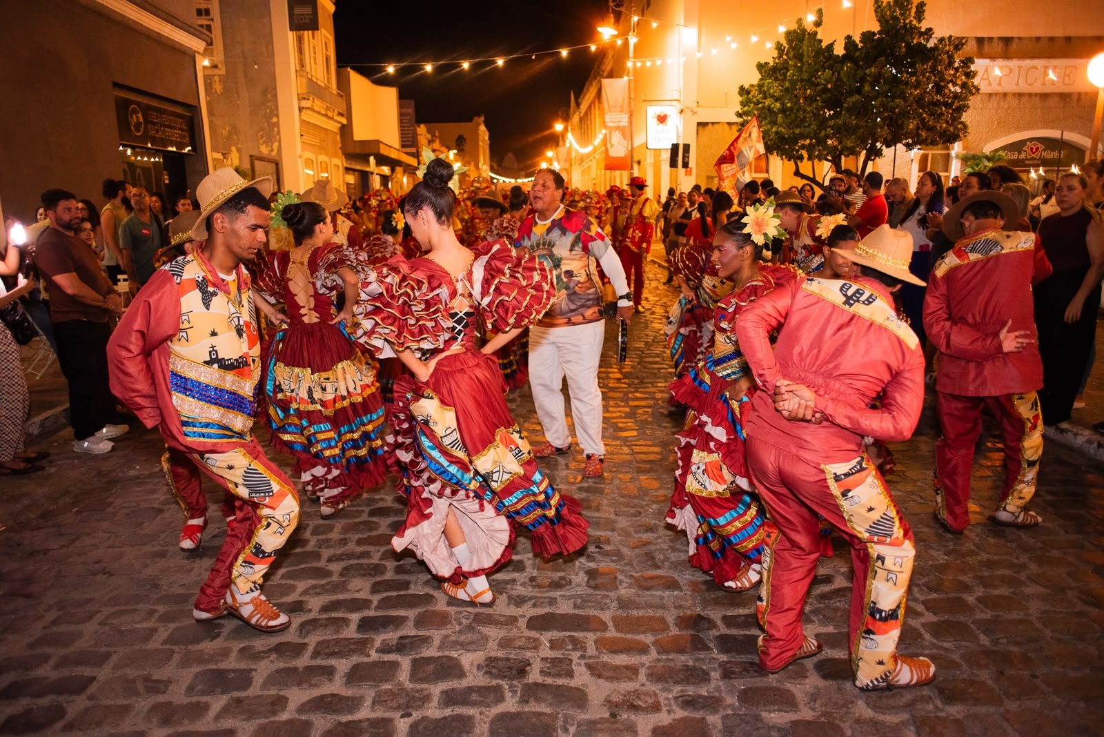 “Maceió virou palco para o encontro de culturas do Brasil e do mundo”, destaca Rodrigo Cunha na abertura do Festival Internacional de Cultura