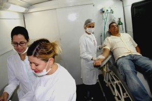 Unidade móvel do Hemoar estará de plantão no centro comercial de Arapiraca até as 16 horas desta terça-feira (12).