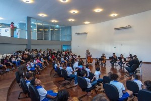 Projeto ‘Quartas Eruditas’ inicia programação 2016 nesta quarta-feira (27) com 80 crianças e adolescentes do Lar São Domingos com muita música clássica.