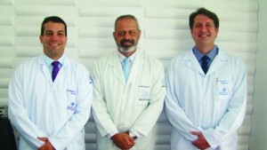 Médicos fundadores do Grupo Alagoano de Estudos em Uro-Oncologia: Divaldo Alencar (oncologista clínico), Mário Ronalsa (urologista) e Caio Arraes (Radioterapeuta).