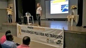 Palestras para motoristas de ônibus ocorrem hoje (24) e amanhã (25) falando sobre cuidados no trânsito.