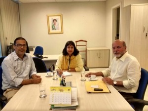 Diretor-presidente do Iteral, Jaime Silva (D), reunido com a secretária Raquel Santori e Luiz Augusto Copati, em Brasília.