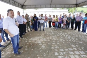 Governador Renan Filho com a cúpula da Segurança Pública, ao anunciar a construção de Centros Integrados de Segurança; ordem de serviço será assinada nesta quarta-feira (22).