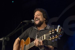 Cantor e compositor mineiro se apresenta nessa quarta-feira (8) em Maceió, em jantar musical do restaurante Comedoria Gourmet.