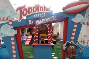 13160301072016_toddynhoestacaodaimaginacaopromovebrincadeirasnoshoppingpocosdecaldasparapaisg05082015132709