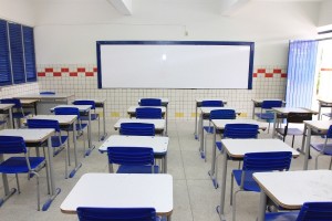 Na sexta-feira (15), Barbosa estará em Arapiraca e Santana do Ipanema para realizar a entrega das carteiras nas unidades de ensino.