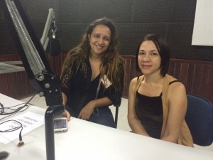 Luciana Caetano (direita), uma das entrevistadas no programa Nós.