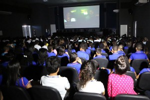 Auditório da Esmal ficou lotado de estudantes na manhã desta segunda (25)