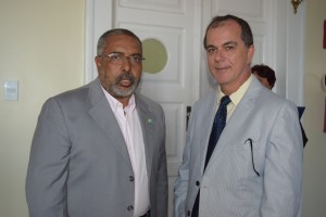 Audiência terá a presença do senador Paulo Paim (à esquerda)