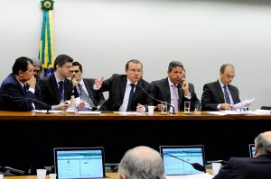O relator da LDO, senador Wellington Fagundes (PR-MT), afirmou que o governo precisa encontrar formas de ampliar a arrecadação