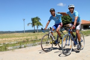 Os dois garotos, que são primos, foram os primeiros alunos da unidade de ensino a competir no ciclismo nos Jogos Estudantis de Alagoas (Jeal).