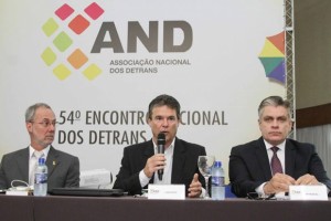 54º encontro se encerra nesta sexta-feira (26), e os diretores irão receber um representante do Ministério da Saúde para falar sobre cuidados com o mosquito transmissor da dengue nos pátios de veículos apreendidos
