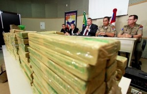 Cúpula da Secretaria de Segurança Pública apresenta acusados de tráfico e homicídios em operação desencadeada nesta terça-feira (16).