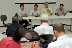 Secretário Álvaro Vasconcelos anuncia que vai se reunir com secretários de Agricultura do Nordeste, em Brasília, nesta quarta-feira (24) para tratar do assunto.