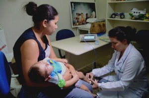 Mutirão teve início no dia 12 e prossegue até esta quinta-feira (15), no atendimento às mamães e seus bebês para a realização de diversos testes 