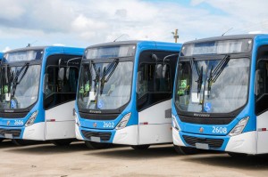 20 novos ônibus na cor azul, padrão do lote 200, serão entregues na terça-feira (13).