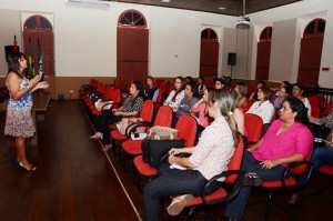 Ação ocorreu nesta terça-feira (18) e reuniu os profissionais que atuam no Programa Saúde da Família 