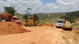 Fiscais estiveram no local na última quarta-feira (19) para verificar se o TAC estava sendo cumprido e se a obra estava funcionando de forma regular.