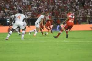 CRB encara o Vasco neste sábado (14) com transmissão pela Rádio Difusora.