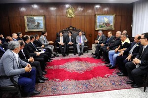 Representantes das entidades organizadoras de vaquejadas estiveram com o presidente do Senado, Renan Calheiros, na segunda-feira (24) 