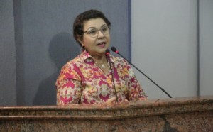 A vereadora Tereza Nelma (PSDB) é autora da proposição, aprovada por unanimidade pelo Pleno da Casa