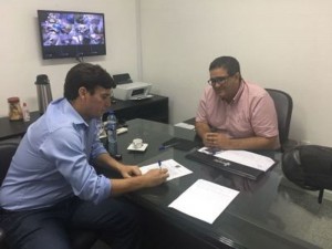 Marcius Beltrão (esq) reassumiu a presidência do Conisul, após a sua reeleição
