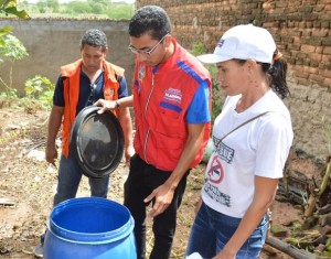 Em Alagoas, a Secretaria de Estado da Saúde (Sesau) investe na capacitação dos profissionais da área e orienta a população a combater o mosquito.