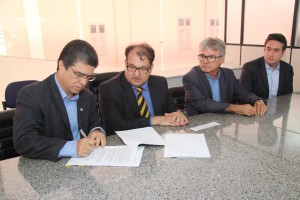 Eletrobras assina acordo para negociar dívida da Casal