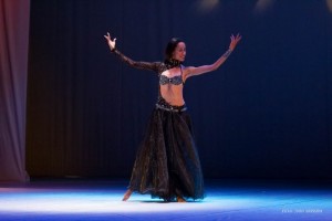 Espetáculo Pétalas  com a Cia. de Danças Flor de Lótus será apresentado  nesta quinta-feira (1º), a partir das 19h30.