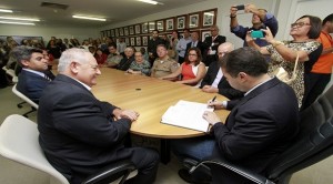Governador Renan Filho ao dar posse à nova titular da Secretaria de Estado de Prevenção à Violência (Seprev), Esvalda Bittencourt.