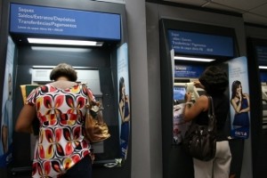 Governo de Alagoas libera nesta sexta-feira (30) pagamento de servidores da primeira salarial.