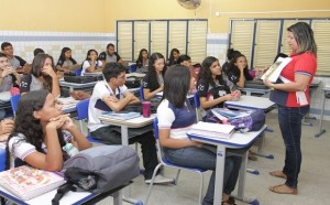 Com edital publicado nesta sexta-feira (23), será possível a professores pedir remoção de uma Gerência Regional de Educação (Gere) para outra.