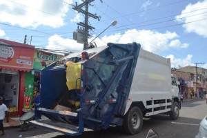 Coleta de lixo passa no horário de 7h e 16h_n