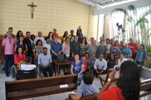 Para George Santoro (centro), realizar eventos nas entidades é uma chance de conhecer as instituições e ver como os recursos têm sido utilizados