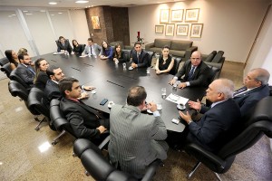Reunião entre presidente do TJ e integrantes da comissão ocorreu na manhã desta sexta (17)