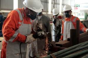 Estão sendo disponibilizadas 150 vagas para caldeireiro (mecânico montador e encanador) com experiência comprovada.