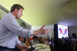 Ministro do Turismo participou nesta segunda (13) de reunião na Associação de Municípios Alagoanos. Investimentos do MTur em obras de infraestrutura turística no estado somam mais de R$ 416 milhões
