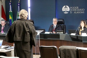 Sessão foi realizada na manhã desta quinta-feira (2).Sessão foi realizada na manhã desta quinta-feira (2)