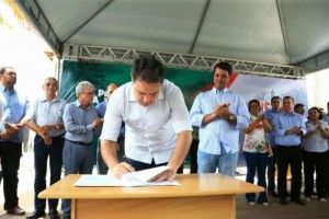 Governador Renan Filho assina mais uma ordem de serviço para obras de infraestrutura em Alagoas
