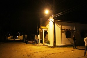 Equipes iniciaram o trabalho na noite dessa segunda-feira (17) no Povoado a Barra Nova