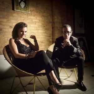 Além do duo formado pela cantora Ana Galganni e o guitarrista Júnior Bocão, também é atração na terça-feira (5), no Teatro Deodoro, o guitarrista Ricardo Lopes junto com o contrabaixista Félix Baigon, que farão repertório de jazz 