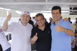 Hugo Wanderley (à direita) acompanhada caravana pelo velho chico