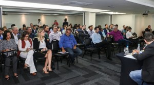A presidente do (Cosems/AL), Izabelle Pereira esteve presente ao evento