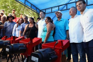 entrega_de_forrageiras_caixas_dagua_cisternas_e_rolos_de_arame_farpado_a_trabalhadores_da_agricultura_familiar_credito_marcio_ferreira_20171125_1297613204