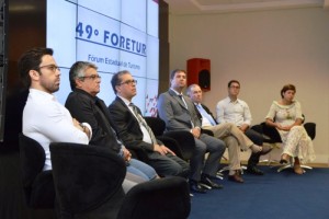 49º Fórum Estadual de Turismo, realizado nesta quinta-feira (7), no Hotel Jatiúca, em Maceió