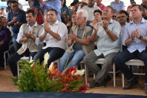 governador_prestigia_solenidade_de_inauguracao_do_trecho_de_12_km_da_br-316_em_canapi_foto_neno_canuto_20180119_1852437489